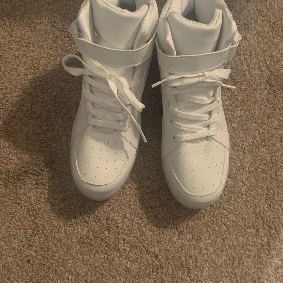 WHITE LIGHT UP SNEAKERS, Size 41 Female 9.5 - 10, NWOT. - Picture 7 of 7
